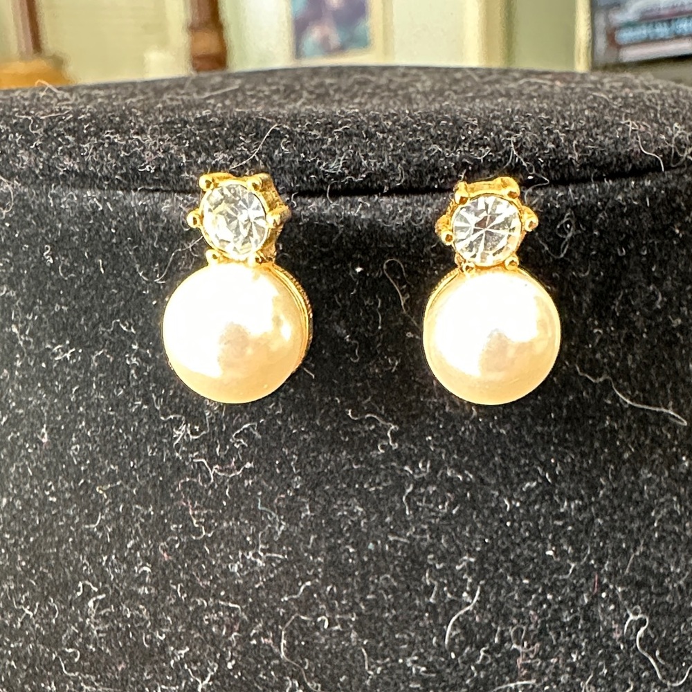 Elegant Gold, Pearl and rhinestone Earrings
